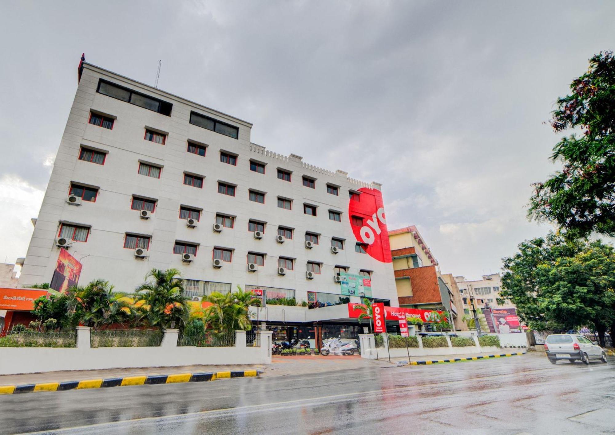 Hotel O Kachiguda Railway Station Hyderabad Exterior foto